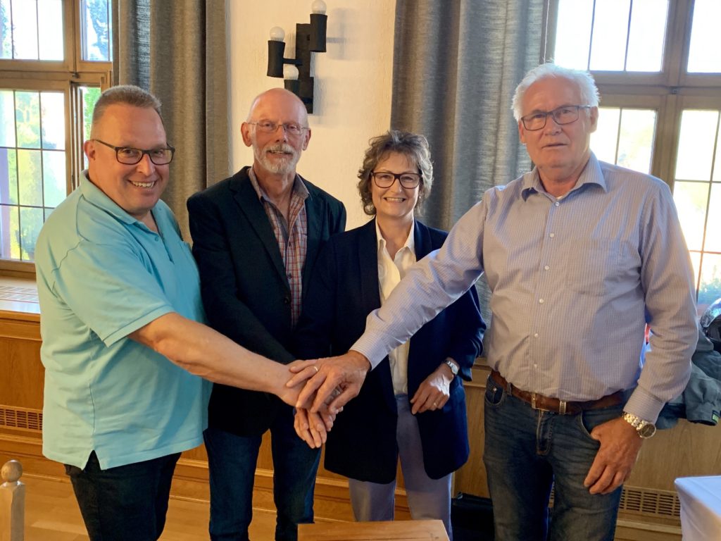 vlnr: Beigeordneter Peter Muth, 1. Beigeordneter Klaus Anderweit, Ortsbürgermeisterin Claudia Bläsius-Wirth, Beigeordneter Werner Willius